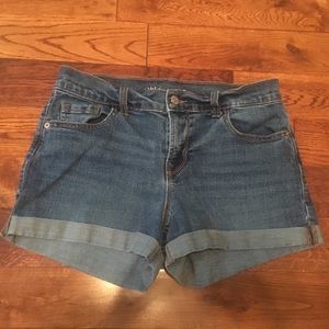 Old navy boyfriend shorts dark wash size 4.